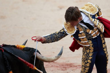 Faena de los toros de la ganadería de Victoriano del Río Cortés para los diestros Pepín Liria, Julián López 'El Juli' y Ginés Marín