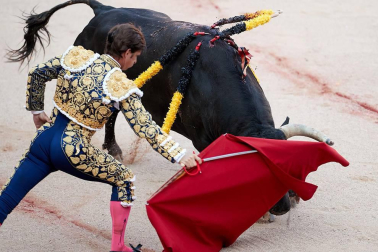 Faena de los toros de la ganadería de Victoriano del Río Cortés para los diestros Pepín Liria, Julián López 'El Juli' y Ginés Marín