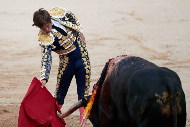 Faena de los toros de la ganadería de Victoriano del Río Cortés para los diestros Pepín Liria, Julián López 'El Juli' y Ginés Marín