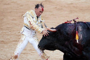 Faena de los toros de la ganadería de Victoriano del Río Cortés para los diestros Pepín Liria, Julián López 'El Juli' y Ginés Marín