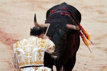 Faena de los toros de la ganadería de Victoriano del Río Cortés para los diestros Pepín Liria, Julián López 'El Juli' y Ginés Marín