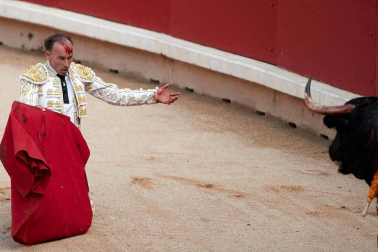 Faena de los toros de la ganadería de Victoriano del Río Cortés para los diestros Pepín Liria, Julián López 'El Juli' y Ginés Marín