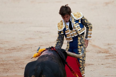 Faena de los toros de la ganadería de Victoriano del Río Cortés para los diestros Pepín Liria, Julián López 'El Juli' y Ginés Marín