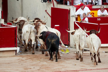 Faena de los toros de la ganadería de Victoriano del Río Cortés para los diestros Pepín Liria, Julián López 'El Juli' y Ginés Marín