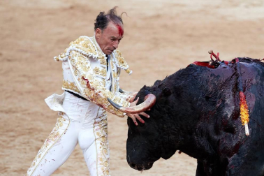 Faena de los toros de la ganadería de Victoriano del Río Cortés para los diestros Pepín Liria, Julián López 'El Juli' y Ginés Marín