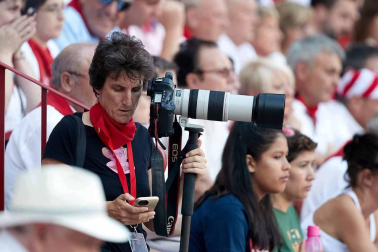 Público asistente a la Plaza de Toros de Pamplona durante la cuarta corrida de la Feria del Toro 2018.
