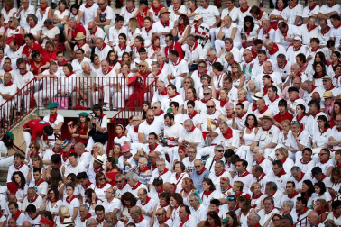 Público asistente a la Plaza de Toros de Pamplona durante la cuarta corrida de la Feria del Toro 2018.