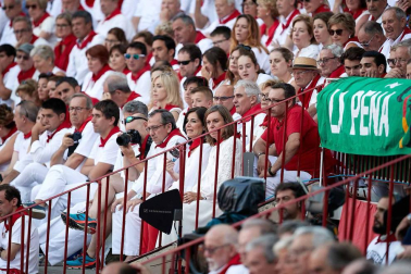 Público asistente a la Plaza de Toros de Pamplona durante la cuarta corrida de la Feria del Toro 2018.