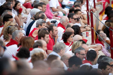 Público asistente a la Plaza de Toros de Pamplona durante la cuarta corrida de la Feria del Toro 2018.