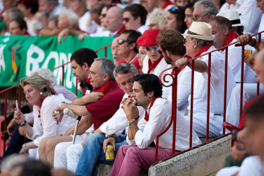 Público asistente a la Plaza de Toros de Pamplona durante la cuarta corrida de la Feria del Toro 2018.