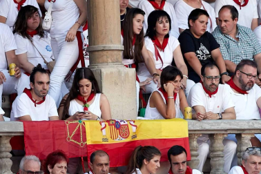 Público asistente a la Plaza de Toros de Pamplona durante la cuarta corrida de la Feria del Toro 2018.