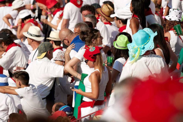 Público asistente a la Plaza de Toros de Pamplona durante la cuarta corrida de la Feria del Toro 2018.