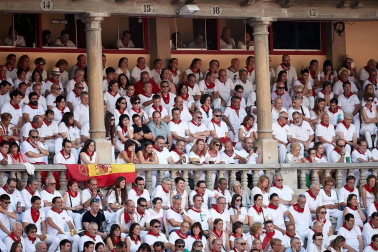 Público asistente a la Plaza de Toros de Pamplona durante la cuarta corrida de la Feria del Toro 2018.