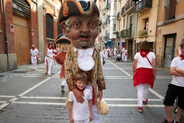 Salida de los gigantes y cabezudos de Pamplona, 12 de julio de San Fermín 2018