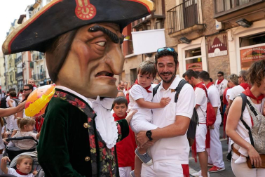 Salida de los gigantes y cabezudos de Pamplona, 12 de julio de San Fermín 2018