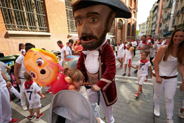 Salida de los gigantes y cabezudos de Pamplona, 12 de julio de San Fermín 2018