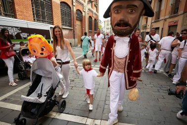 Salida de los gigantes y cabezudos de Pamplona, 12 de julio de San Fermín 2018