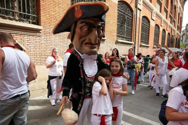 Salida de los gigantes y cabezudos de Pamplona, 12 de julio de San Fermín 2018