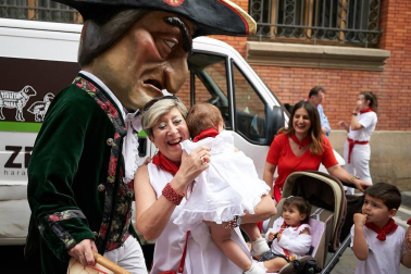 Salida de los gigantes y cabezudos de Pamplona, 12 de julio de San Fermín 2018