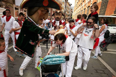 Salida de los gigantes y cabezudos de Pamplona, 12 de julio de San Fermín 2018