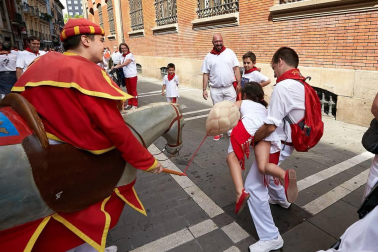 Salida de los gigantes y cabezudos de Pamplona, 12 de julio de San Fermín 2018