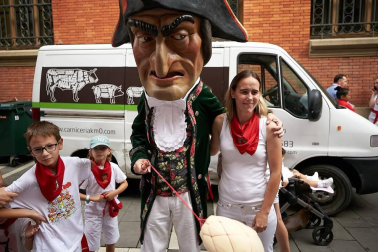 Salida de los gigantes y cabezudos de Pamplona, 12 de julio de San Fermín 2018