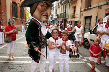 Salida de los gigantes y cabezudos de Pamplona, 12 de julio de San Fermín 2018