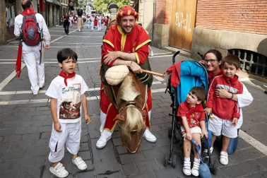 Salida de los gigantes y cabezudos de Pamplona, 12 de julio de San Fermín 2018