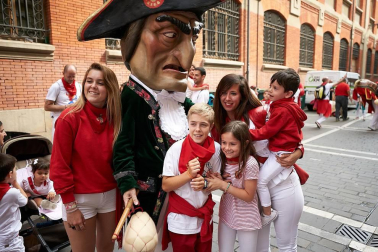 Salida de los gigantes y cabezudos de Pamplona, 12 de julio de San Fermín 2018