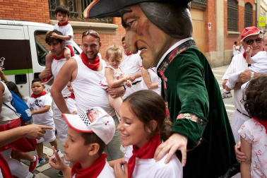 Salida de los gigantes y cabezudos de Pamplona, 12 de julio de San Fermín 2018