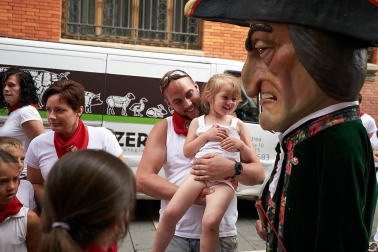 Salida de los gigantes y cabezudos de Pamplona, 12 de julio de San Fermín 2018