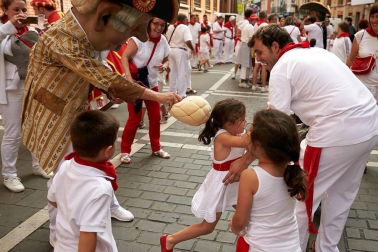 Salida de los gigantes y cabezudos de Pamplona, 12 de julio de San Fermín 2018