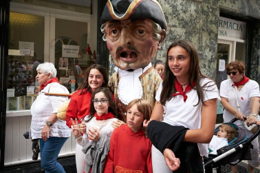 Salida de los gigantes y cabezudos de Pamplona, 12 de julio de San Fermín 2018