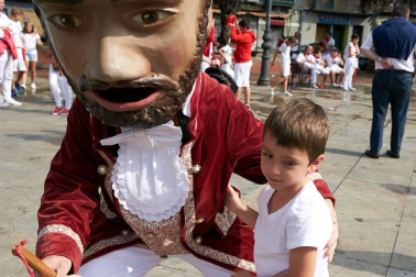 Salida de los gigantes y cabezudos de Pamplona, 12 de julio de San Fermín 2018