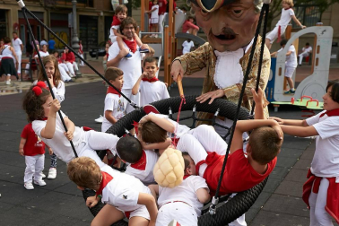 Salida de los gigantes y cabezudos de Pamplona, 12 de julio de San Fermín 2018