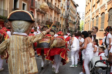 Salida de los gigantes y cabezudos de Pamplona, 12 de julio de San Fermín 2018