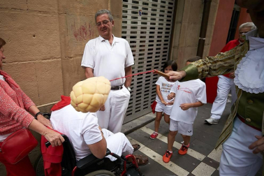 Salida de los gigantes y cabezudos de Pamplona, 12 de julio de San Fermín 2018