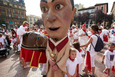 Salida de los gigantes y cabezudos de Pamplona, 12 de julio de San Fermín 2018