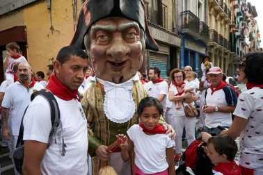 Salida de los gigantes y cabezudos de Pamplona, 12 de julio de San Fermín 2018