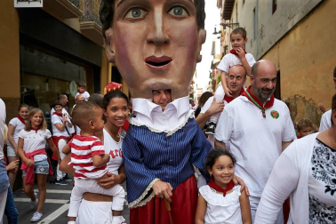 Salida de los gigantes y cabezudos de Pamplona, 12 de julio de San Fermín 2018