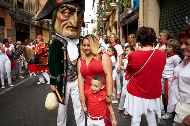 Salida de los gigantes y cabezudos de Pamplona, 12 de julio de San Fermín 2018