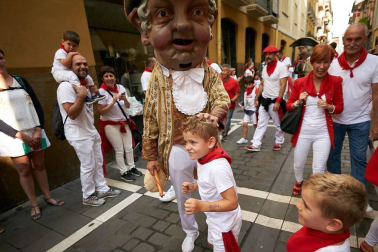Salida de los gigantes y cabezudos de Pamplona, 12 de julio de San Fermín 2018