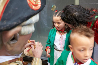 Salida de los gigantes y cabezudos de Pamplona, 12 de julio de San Fermín 2018