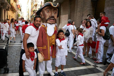 Salida de los gigantes y cabezudos de Pamplona, 12 de julio de San Fermín 2018