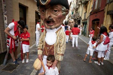 Salida de los gigantes y cabezudos de Pamplona, 12 de julio de San Fermín 2018
