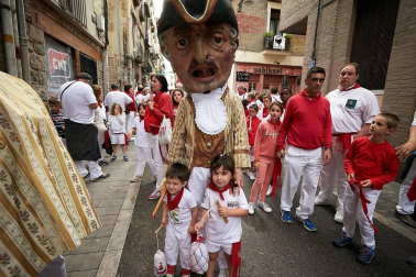 Salida de los gigantes y cabezudos de Pamplona, 12 de julio de San Fermín 2018