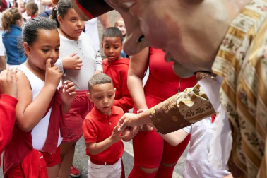 Salida de los gigantes y cabezudos de Pamplona, 12 de julio de San Fermín 2018
