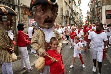 Salida de los gigantes y cabezudos de Pamplona, 12 de julio de San Fermín 2018