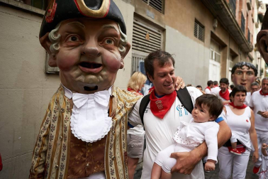Salida de los gigantes y cabezudos de Pamplona, 12 de julio de San Fermín 2018