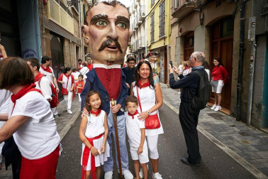 Salida de los gigantes y cabezudos de Pamplona, 12 de julio de San Fermín 2018